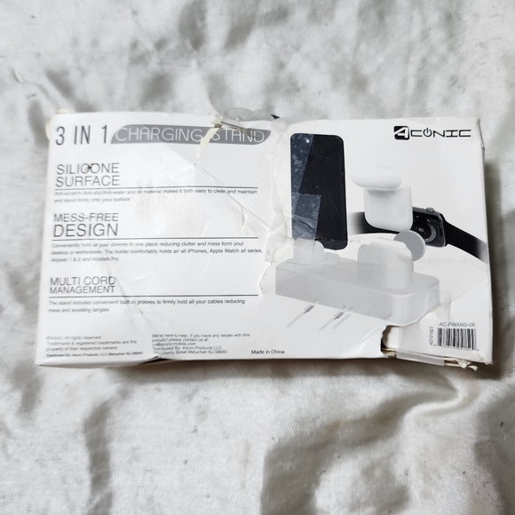 NWT Aconic 3-in-1 Charging Stand iPhone, Apple Watch, Airpods 1 / 2 / Pro - Picture 3 of 6